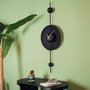 Wallity APS138LSS Reloj de Pared Decorativo de Metal Negro